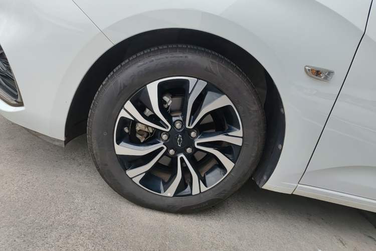 Used Chevrolet Monza 2020 Light Hybrid RS 330T Automatic Comfort Edition Left Front Wheel Hub