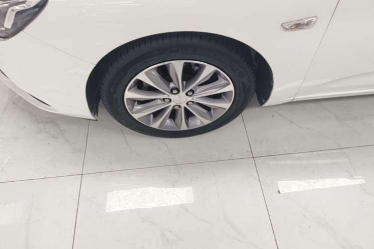 Used Chevrolet Monza 2020 320 Automatic Enjoyment Edition Left Front Wheel Hub