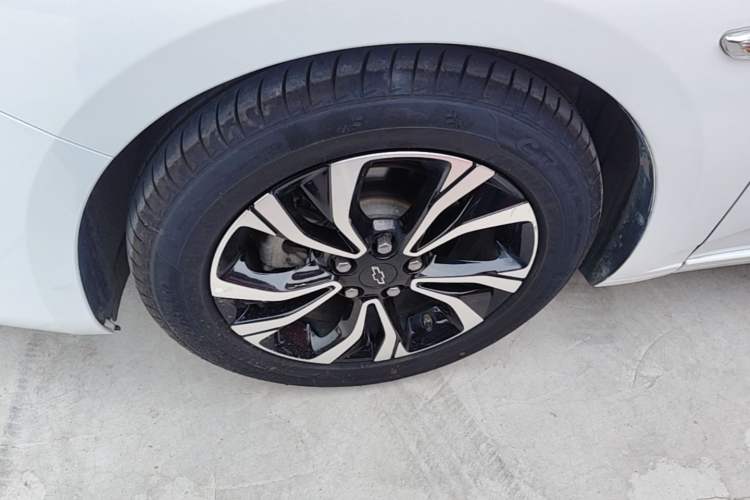 Used Chevrolet Monza 2020 Light Hybrid RS 330T Automatic Comfort Edition Left Front Wheel Hub