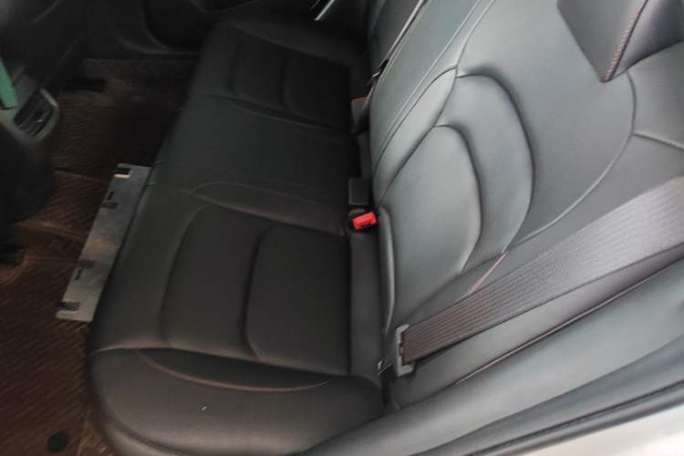 Used Chevrolet Monza 2020 Light Hybrid RS 330T Automatic Comfort Edition Left Rear Seat