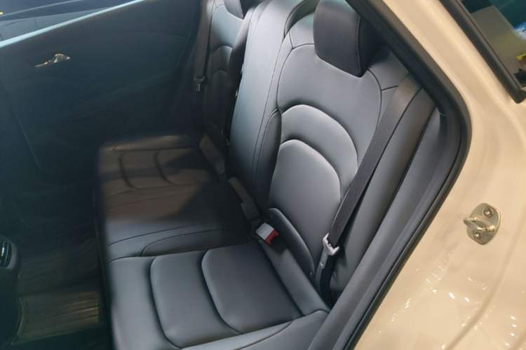 Used Chevrolet Monza 2020 Light Hybrid RS 330T Automatic Comfort Edition Left Rear Seat