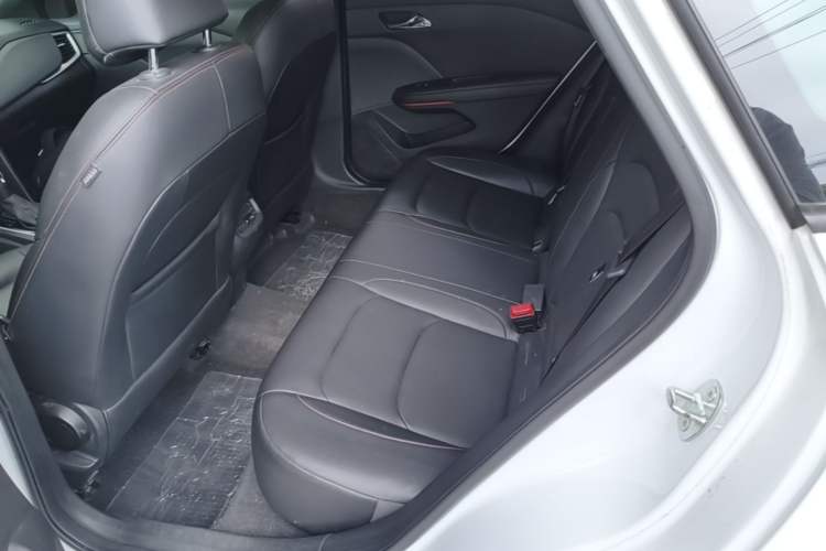 Used Chevrolet Monza 2020 Light Hybrid RS 330T Automatic Comfort Edition Left Rear Seat