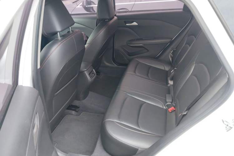 Used Chevrolet Monza 2020 Light Hybrid Redline 320T Dual-Clutch Thrilling Edition Left Rear Seat