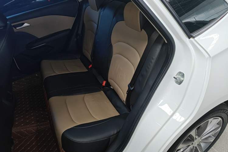 Used Chevrolet Monza 2020 320 Automatic Enjoyment Edition Left Rear Seat