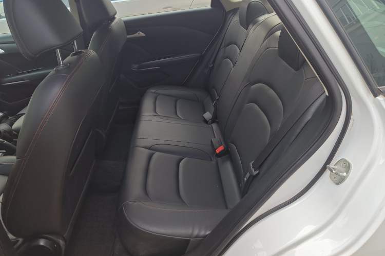 Used Chevrolet Monza 2020 Light Hybrid Redline 320T Dual-Clutch Joyful Edition Left Rear Seat