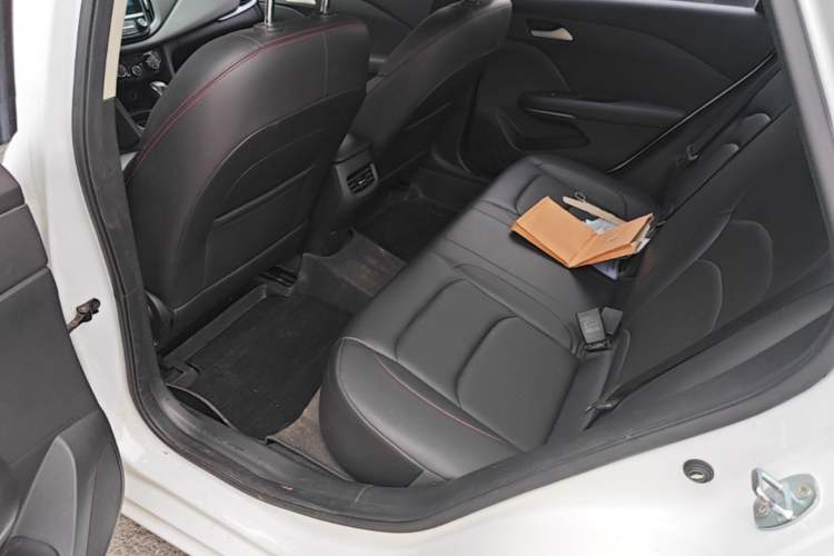Used Chevrolet Monza 2020 Light Hybrid Redline 320T Dual-Clutch Thrilling Edition Left Rear Seat