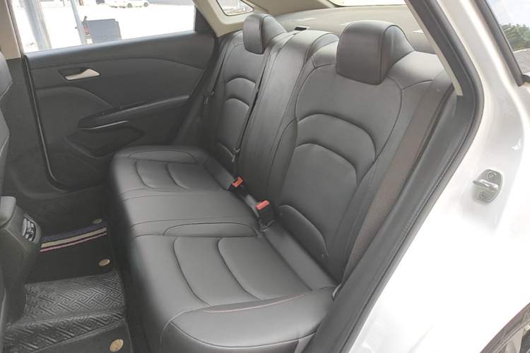 Used Chevrolet Monza 2020 Light Hybrid Redline 320T Dual-Clutch Thrilling Edition Left Rear Seat