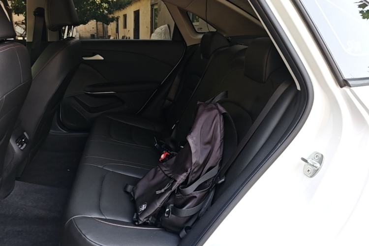 Used Chevrolet Monza 2020 Light Hybrid Redline 320T Dual-Clutch Joyful Edition Left Rear Seat