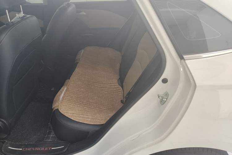 Used Chevrolet Monza 2020 320 Automatic Enjoyment Edition Left Rear Seat