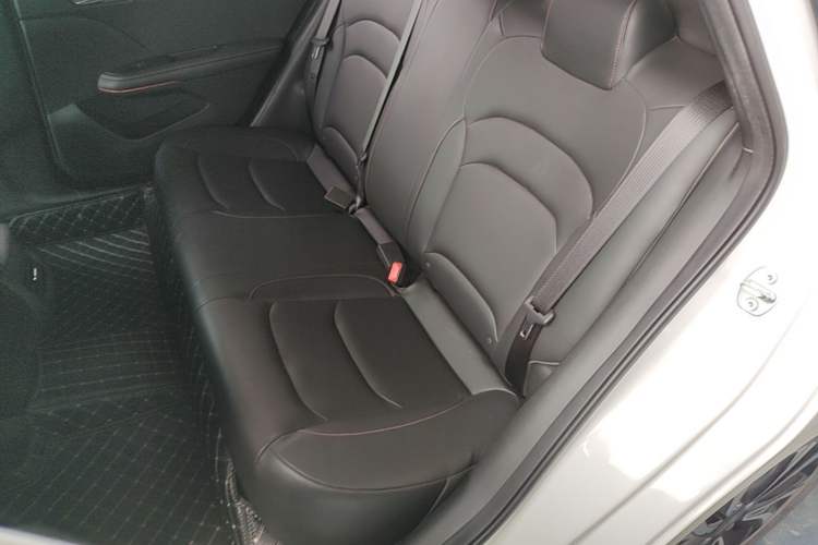 Used Chevrolet Monza 2020 Light Hybrid RS 330T Automatic Comfort Edition Left Rear Seat