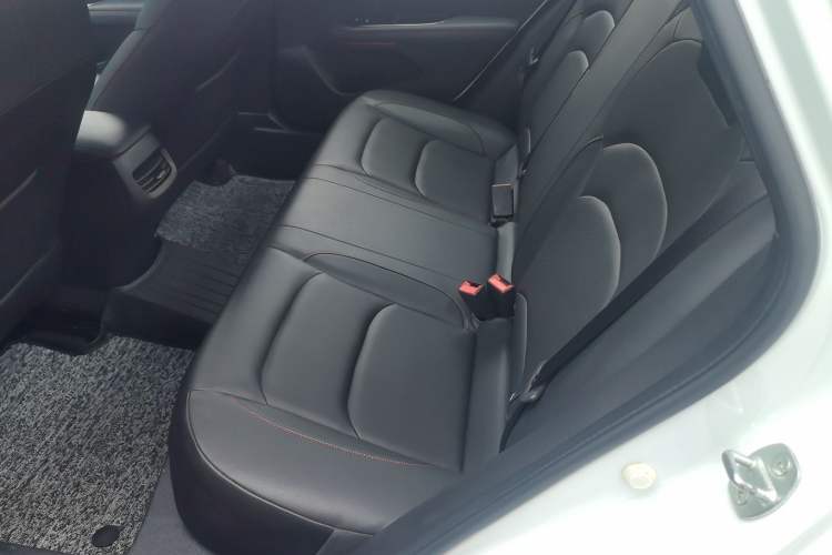 Used Chevrolet Monza 2020 Light Hybrid RS 330T Automatic Comfort Edition Left Rear Seat