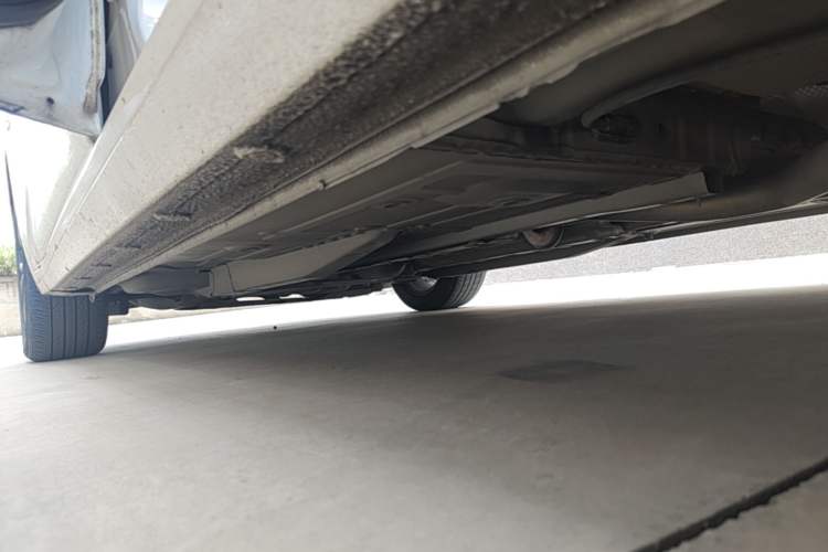 Used Chevrolet Monza 2020 Light Hybrid RS 330T Automatic Comfort Edition Left Side Sill
