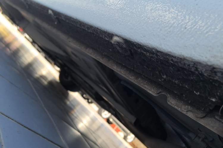 Used Chevrolet Monza 2020 Light Hybrid RS 330T Automatic Comfort Edition Left Side Sill