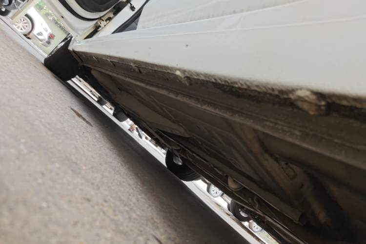 Used Chevrolet Monza 2020 Light Hybrid RS 330T Automatic Comfort Edition Left Side Sill