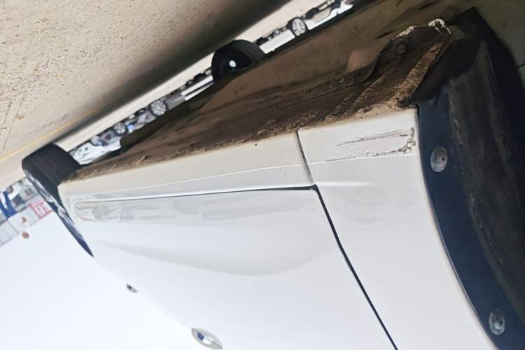 Used Chevrolet Monza 2020 Light Hybrid RS 330T Automatic Comfort Edition Left Side Sill