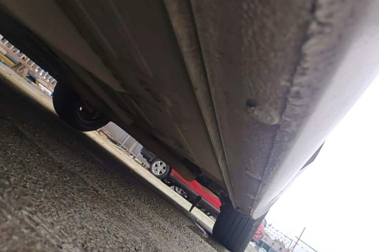 Used Chevrolet Monza 2020 Light Hybrid RS 330T Automatic Comfort Edition Left Side Sill