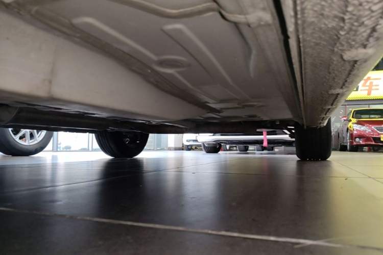 Used Chevrolet Monza 2020 Light Hybrid RS 330T Automatic Comfort Edition Left Side Sill