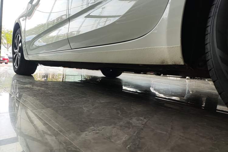 Used Chevrolet Monza 2020 Light Hybrid RS 330T Automatic Comfort Edition Left Side Sill