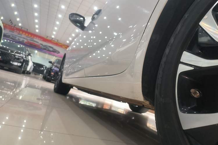 Used Chevrolet Monza 2020 Light Hybrid RS 330T Automatic Comfort Edition Left Side Sill