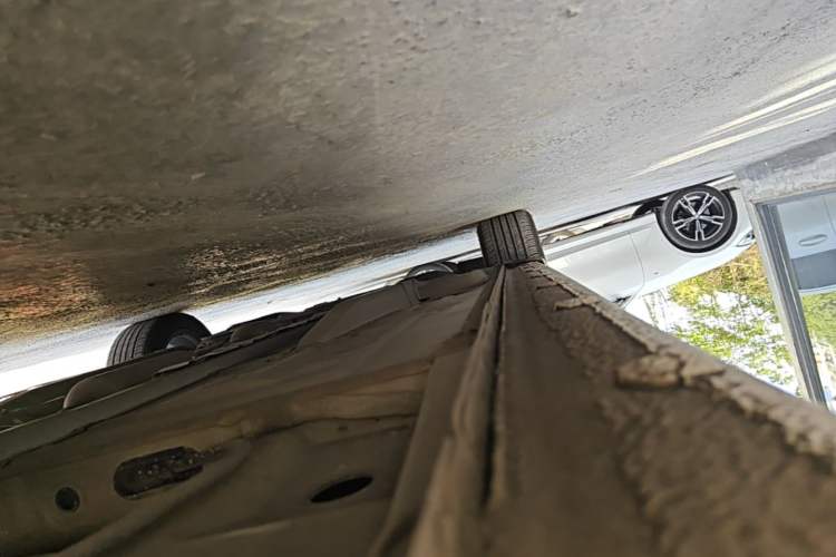 Used Chevrolet Monza 2020 Light Hybrid Redline 320T Dual-Clutch Joyful Edition Left Side Sill
