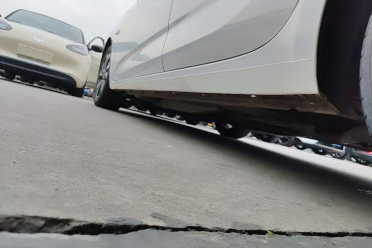 Used Chevrolet Monza 2020 Light Hybrid RS 330T Automatic Comfort Edition Left Side Sill
