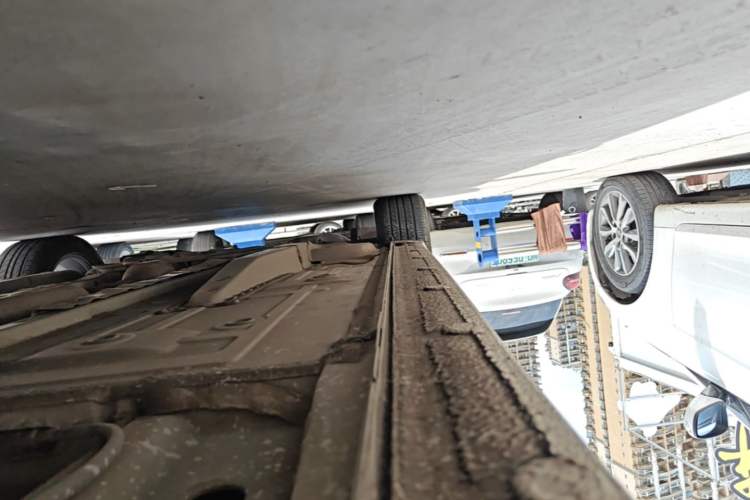 Used Chevrolet Monza 2020 Light Hybrid Redline 320T Dual-Clutch Joyful Edition Left Side Sill