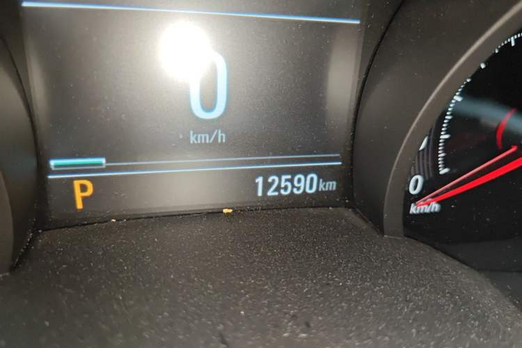 Used Chevrolet Monza 2020 Light Hybrid RS 330T Automatic Comfort Edition Odometer Close Up