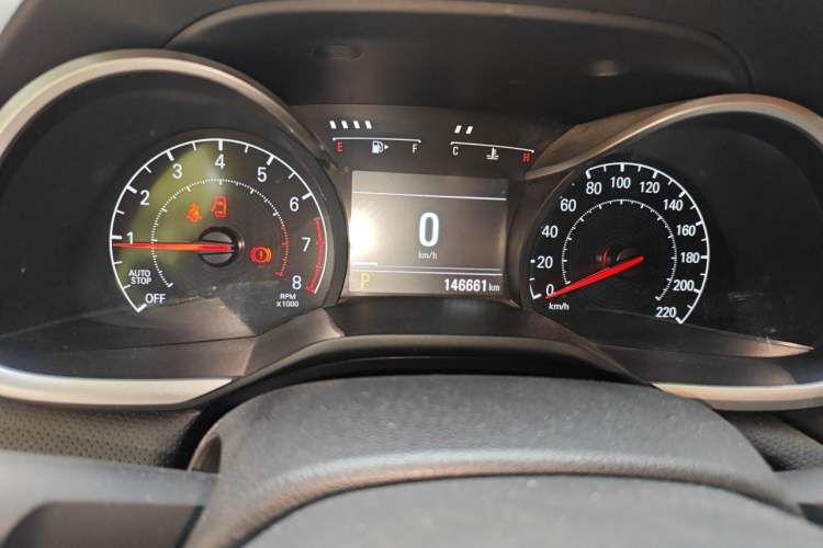 Used Chevrolet Monza 2020 Light Hybrid Redline 320T Dual-Clutch Joyful Edition Odometer Close Up