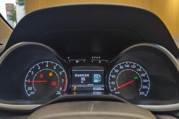 Used Chevrolet Monza 2020 Light Hybrid Redline 320T Dual-Clutch Thrilling Edition Odometer Close Up