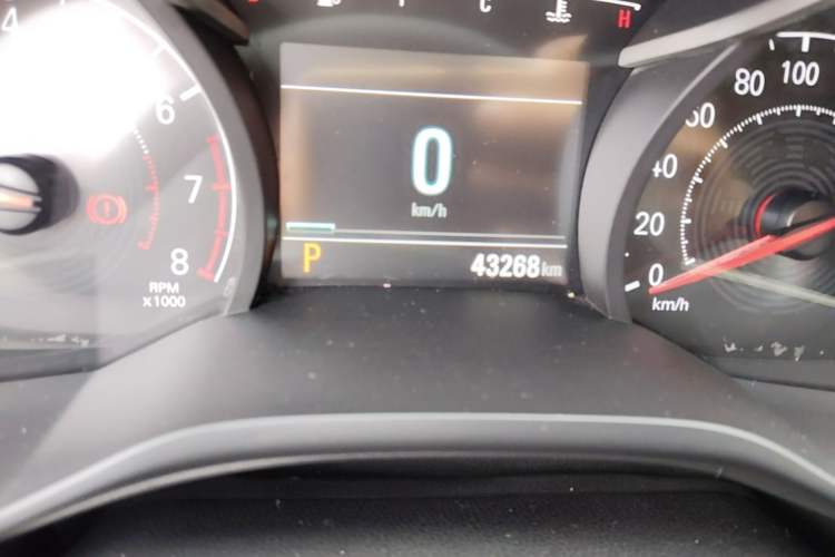 Used Chevrolet Monza 2020 Light Hybrid Redline 320T Dual-Clutch Thrilling Edition Odometer Close Up