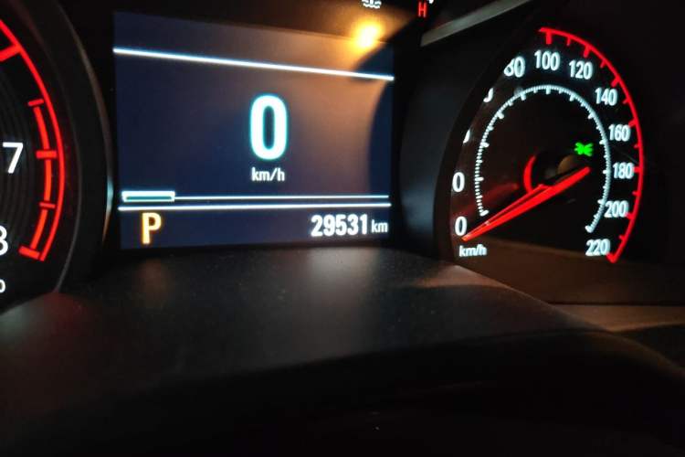 Used Chevrolet Monza 2020 Light Hybrid RS 330T Automatic Comfort Edition Odometer Close Up