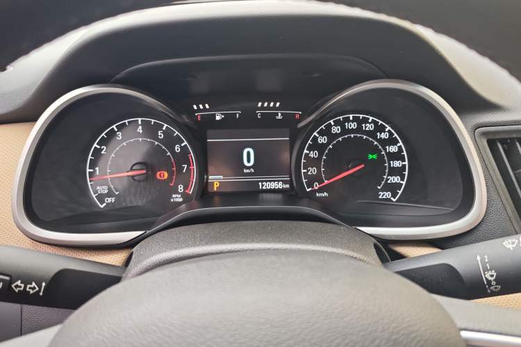 Used Chevrolet Monza 2020 320 Automatic Enjoyment Edition Odometer Close Up
