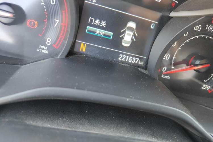 Used Chevrolet Monza 2020 Light Hybrid RS 330T Automatic Comfort Edition Odometer Close Up