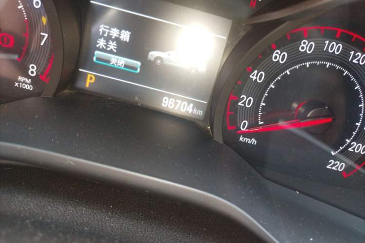 Used Chevrolet Monza 2020 Light Hybrid RS 330T Automatic Comfort Edition Odometer Close Up