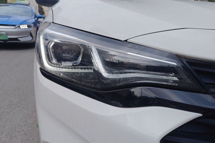 Used Chevrolet Monza 2020 Light Hybrid Redline 320T Dual-Clutch Thrilling Edition Right Front Headlight