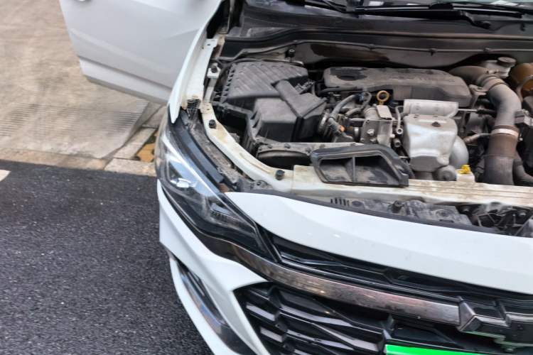 Used Chevrolet Monza 2020 Light Hybrid RS 330T Automatic Comfort Edition Right Front Headlight