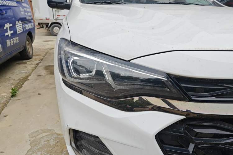 Used Chevrolet Monza 2020 Light Hybrid RS 330T Automatic Comfort Edition Right Front Headlight