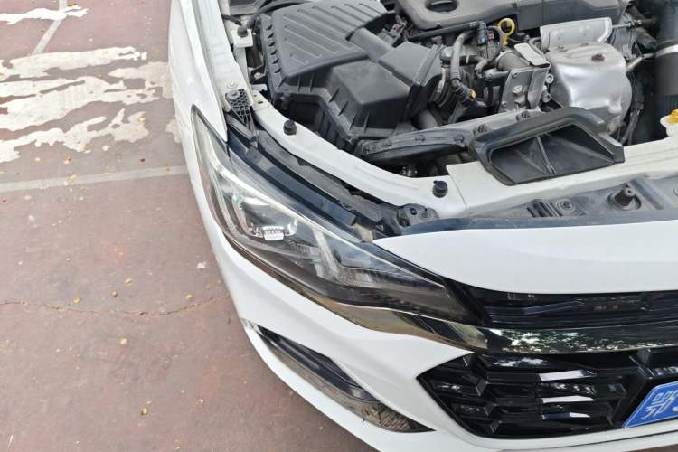 Used Chevrolet Monza 2020 Light Hybrid RS 330T Automatic Comfort Edition Right Front Headlight