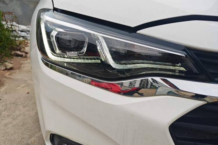 Used Chevrolet Monza 2020 320 Automatic Enjoyment Edition Right Front Headlight