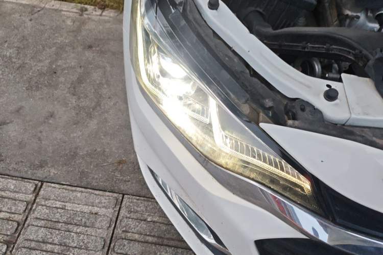 Used Chevrolet Monza 2020 320 Automatic Enjoyment Edition Right Front Headlight