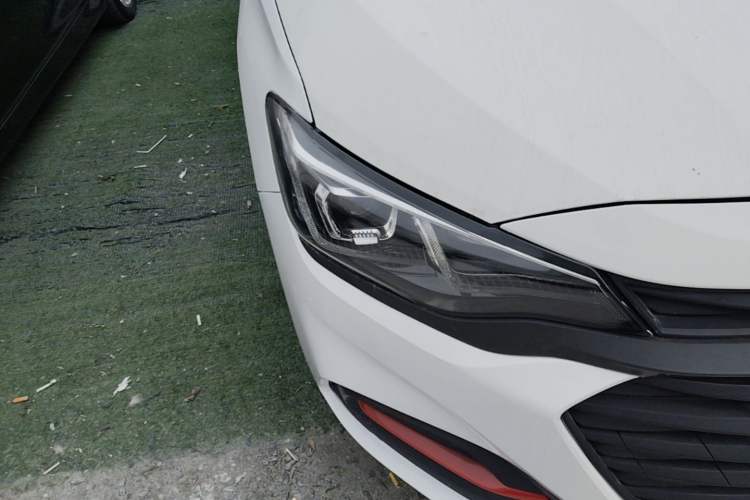 Used Chevrolet Monza 2020 Light Hybrid Redline 320T Dual-Clutch Thrilling Edition Right Front Headlight