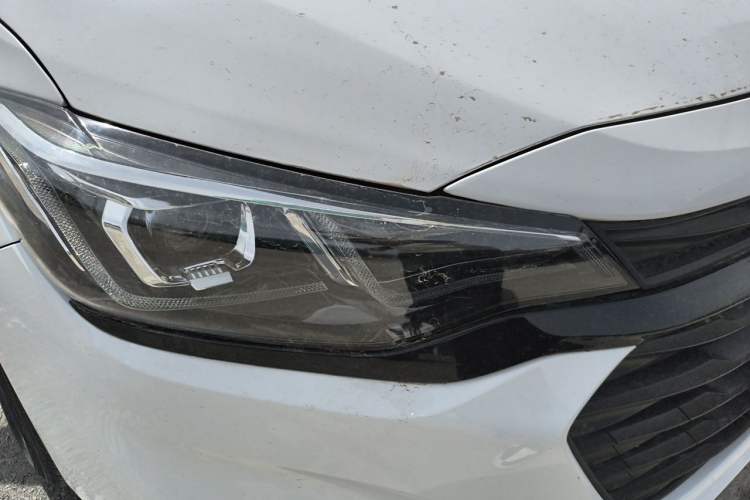 Used Chevrolet Monza 2020 Light Hybrid Redline 320T Dual-Clutch Thrilling Edition Right Front Headlight