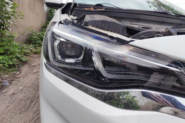 Used Chevrolet Monza 2020 320 Automatic Enjoyment Edition Right Front Headlight