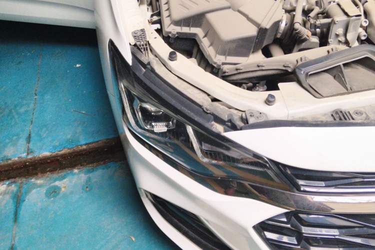 Used Chevrolet Monza 2020 Light Hybrid RS 330T Automatic Comfort Edition Right Front Headlight