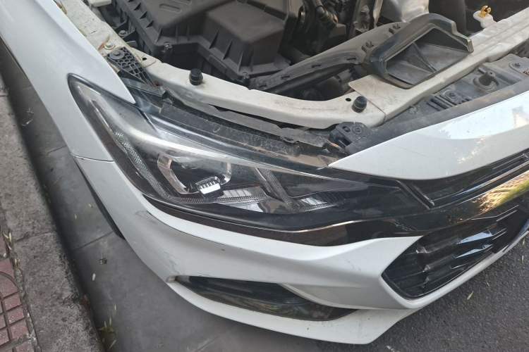 Used Chevrolet Monza 2020 Light Hybrid RS 330T Automatic Comfort Edition Right Front Headlight