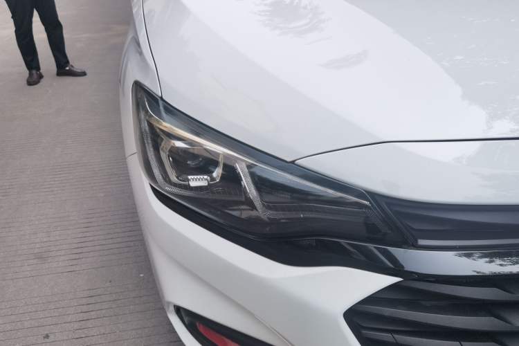 Used Chevrolet Monza 2020 Light Hybrid Redline 320T Dual-Clutch Joyful Edition Right Front Headlight