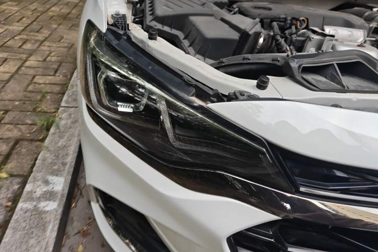 Used Chevrolet Monza 2020 Light Hybrid RS 330T Automatic Comfort Edition Right Front Headlight