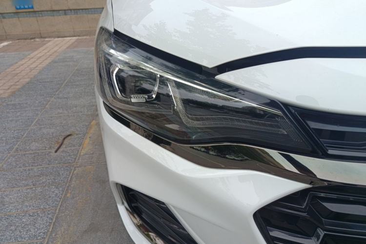 Used Chevrolet Monza 2020 Light Hybrid RS 330T Automatic Comfort Edition Right Front Headlight
