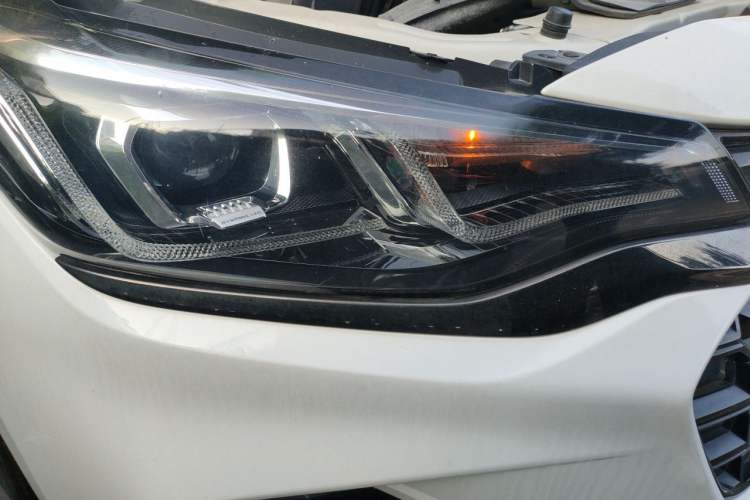 Used Chevrolet Monza 2020 Light Hybrid RS 330T Automatic Comfort Edition Right Front Headlight