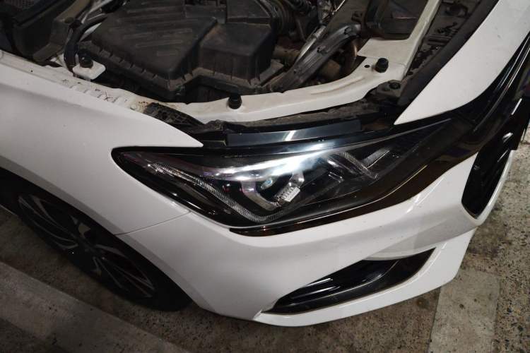 Used Chevrolet Monza 2020 Light Hybrid RS 330T Automatic Comfort Edition Right Front Headlight